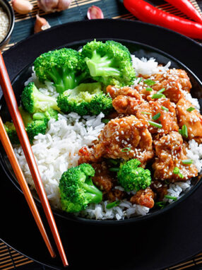 steamed chicken with gravy and rice featured image