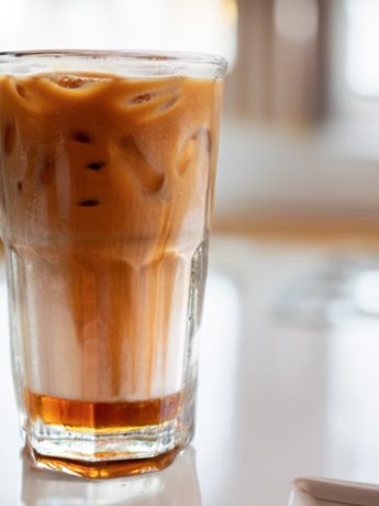 Iced Caramel Macchiato Recipe: A Sweet Symphony of Coffee and Cream 3 Starbucks-like Homemade caramel macchiato; Iced Caramel Macchiato recipe featured-image